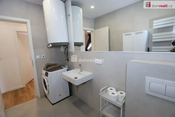 Prodej bytu 3+1, Cheb, Svatopluka Čecha, 87 m2