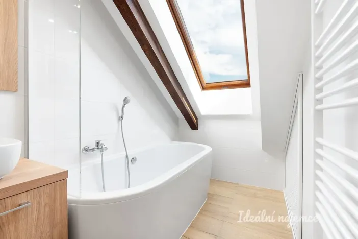 Pronájem bytu 4+kk, Praha - Bubeneč, N. A. Někrasova, 127 m2
