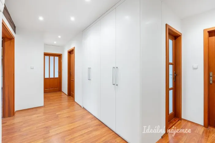 Pronájem bytu 4+kk, Praha - Bubeneč, N. A. Někrasova, 127 m2