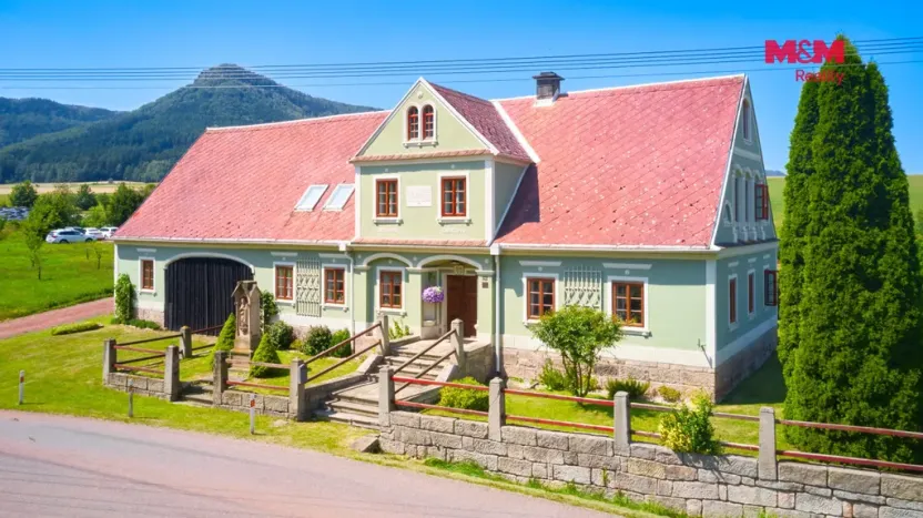 Prodej historického objektu, Božanov, 263 m2
