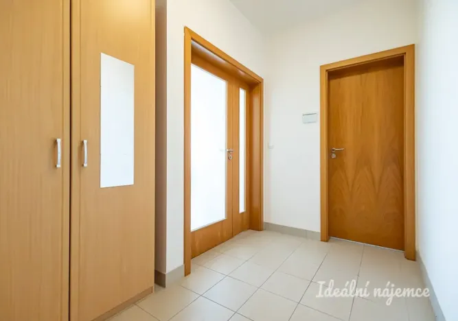 Pronájem bytu 2+kk, Praha - Modřany, Generála Šišky, 56 m2