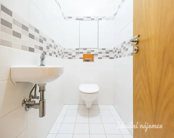 Pronájem bytu 2+kk, Praha - Modřany, Generála Šišky, 56 m2