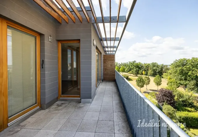 Pronájem bytu 2+kk, Praha - Modřany, Generála Šišky, 56 m2
