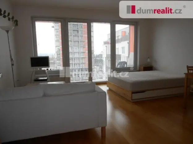 Pronájem bytu 1+kk, Praha - Strašnice, Názovská, 35 m2