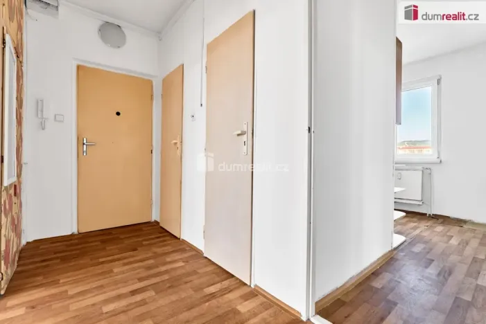 Prodej bytu 3+1, Ostrov, Májová, 69 m2