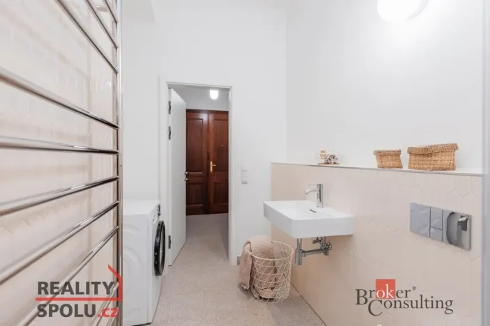 Prodej bytu 2+kk, Praha - Nusle, Jaromírova, 47 m2
