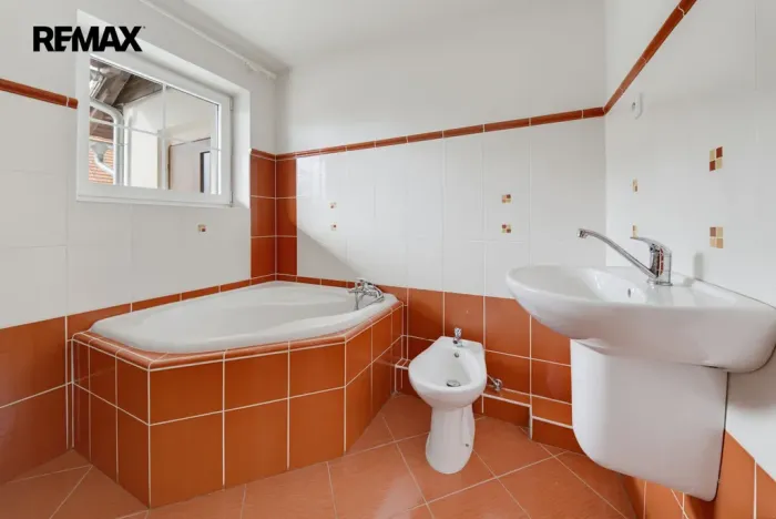Prodej rodinného domu, Sázava, 257 m2