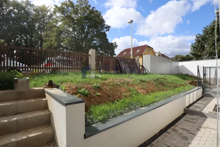 Pronájem bytu 2+kk, Praha, K lipám, 45 m2
