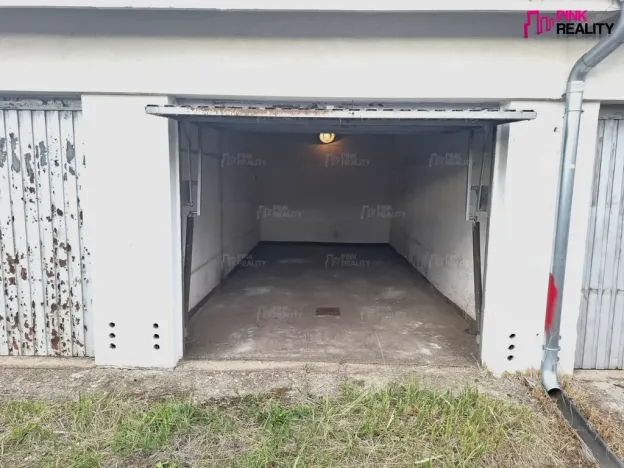 Prodej garáže, Hradec Králové, U Mostku, 16 m2