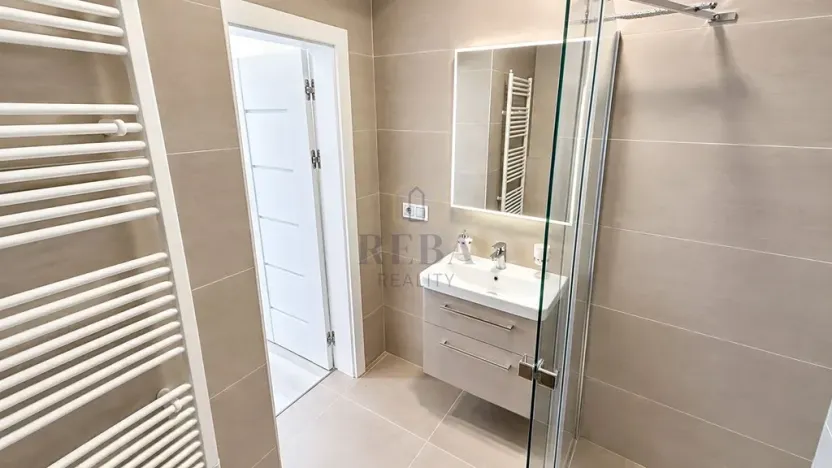 Prodej bytu 2+1, Karlovy Vary, náměstí Dr. M. Horákové, 52 m2