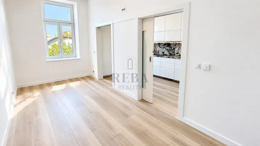 Prodej bytu 2+1, Karlovy Vary, náměstí Dr. M. Horákové, 52 m2