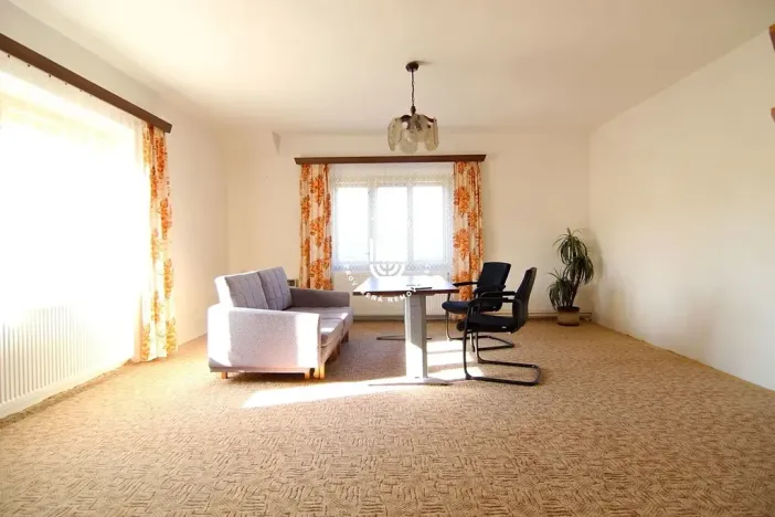 Prodej vícegeneračního domu, Jesenice, 383 m2