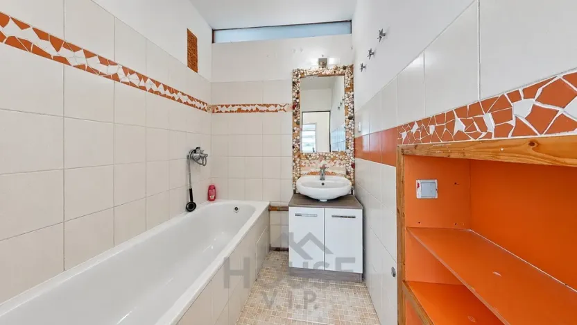 Prodej bytu 3+1, Praha - Prosek, Lovosická, 67 m2