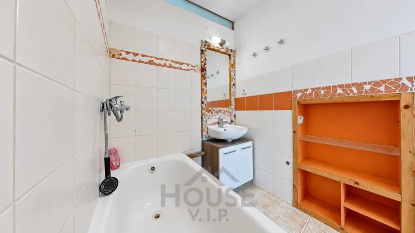 Prodej bytu 3+1, Praha - Prosek, Lovosická, 67 m2