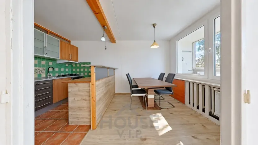 Prodej bytu 3+1, Praha - Prosek, Lovosická, 67 m2