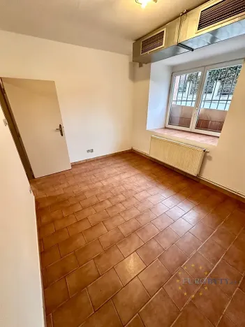 Prodej obchodního prostoru, Praha - Nusle, Na Jezerce, 74 m2