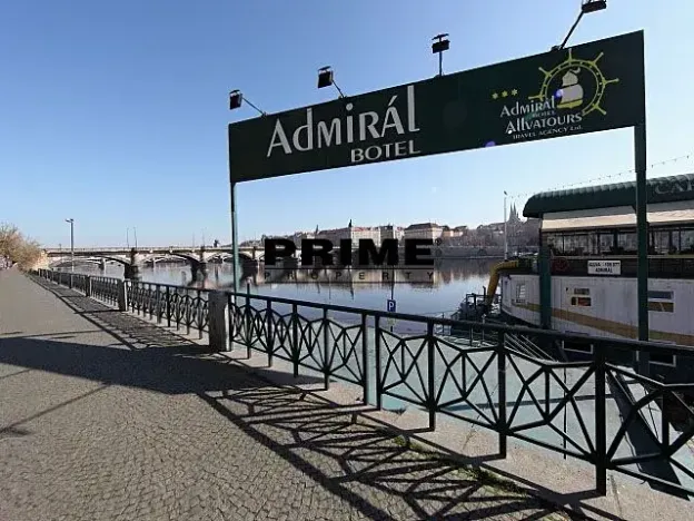 Pronájem bytu 3+1, Praha - Smíchov, Hořejší nábřeží, 94 m2