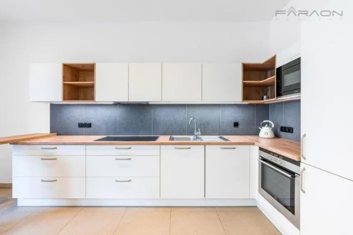Pronájem bytu 2+kk, Praha - Střešovice, Na Hubálce, 72 m2