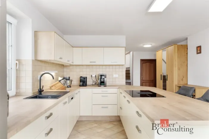 Prodej rodinného domu, Nový Knín - Kozí Hory, 239 m2