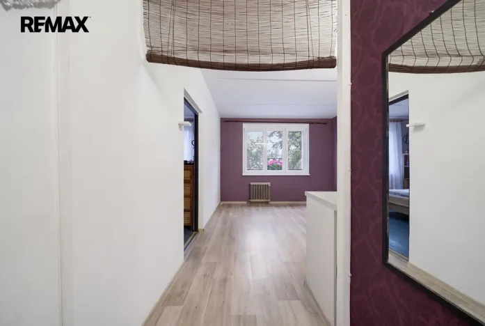 Prodej bytu 1+1, Karlovy Vary - Dvory, Chebská, 33 m2