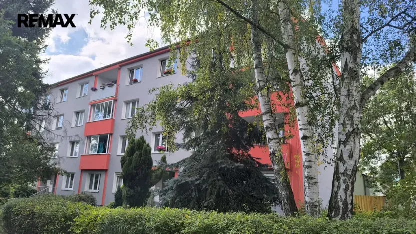 Prodej bytu 1+1, Karlovy Vary - Dvory, Chebská, 33 m2