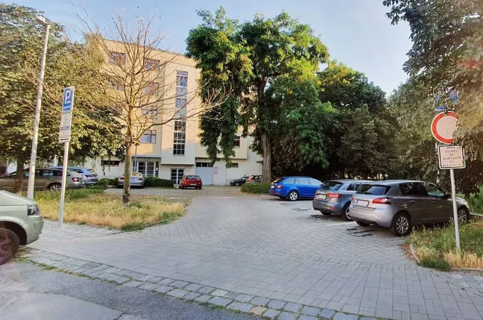 Pronájem garážového stání, Praha - Michle, Magistrů, 18 m2