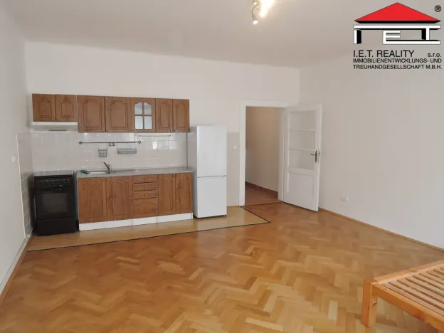 Pronájem bytu 1+kk, Praha - Michle, Nuselská, 41 m2
