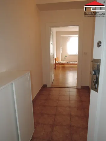 Pronájem bytu 1+kk, Praha - Michle, Nuselská, 41 m2