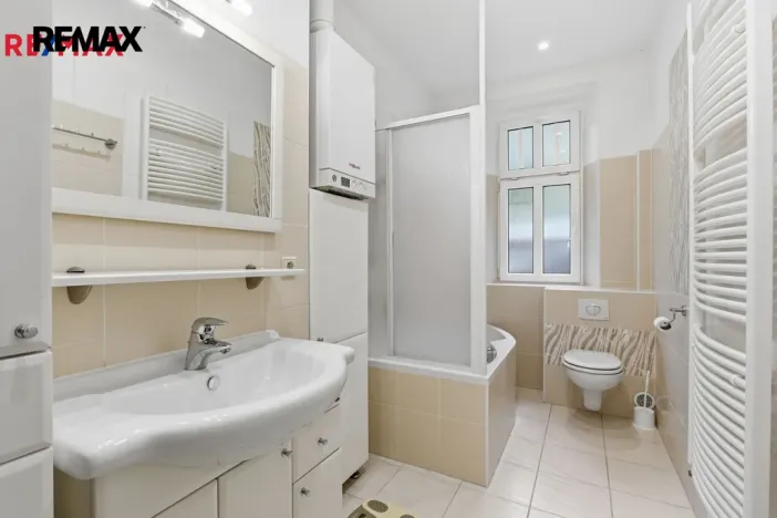 Prodej bytu 4+1, Karlovy Vary, Ondříčkova, 87 m2