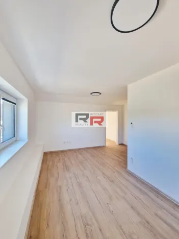 Pronájem bytu 2+kk, Šternberk, Uničovská, 45 m2