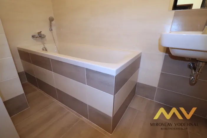 Pronájem bytu 2+kk, Hradec Králové - Nový Hradec Králové, Kejzlarova, 56 m2