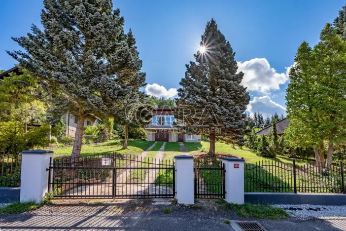 Prodej rodinného domu, Komárov, B. Němcové, 165 m2