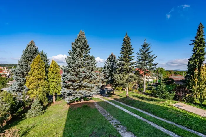 Prodej rodinného domu, Komárov, B. Němcové, 165 m2