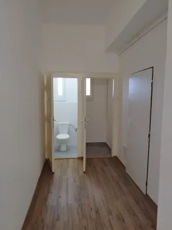 Pronájem bytu 2+1, Praha - Vysočany, Poděbradská, 77 m2