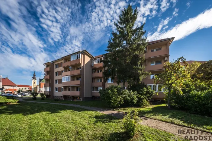 Prodej bytu 2+1, Hodonín, nám. Osvobození, 64 m2