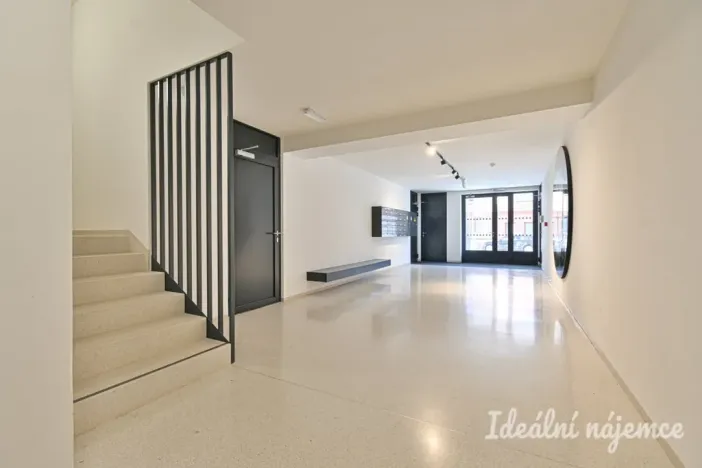 Pronájem bytu 2+kk, Brno, Poděbradova, 59 m2
