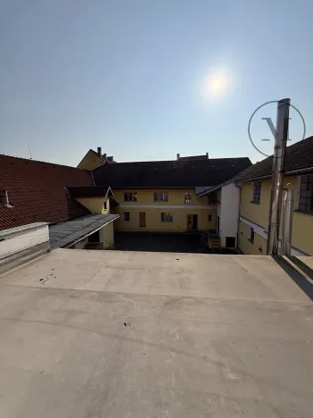 Pronájem výrobních prostor, Netolice, Mírové Náměstí, 500 m2