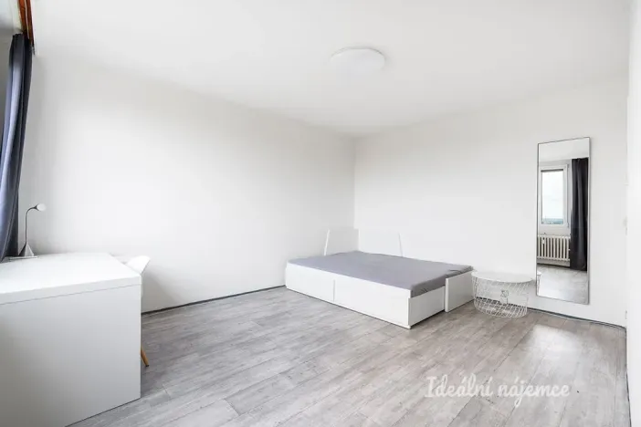 Pronájem bytu 1+kk, Praha - Prosek, Bílinská, 26 m2