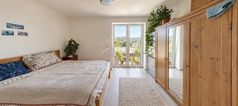 Prodej bytu 2+kk, Jince, Zborovská, 56 m2