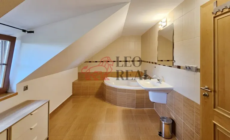 Prodej vily, Kamenice - Ládví, Lísková, 316 m2