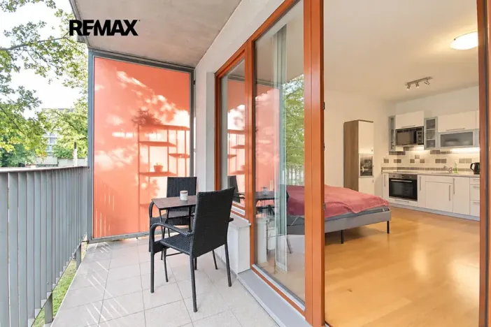Prodej bytu 1+kk, Praha - Strašnice, Názovská, 35 m2