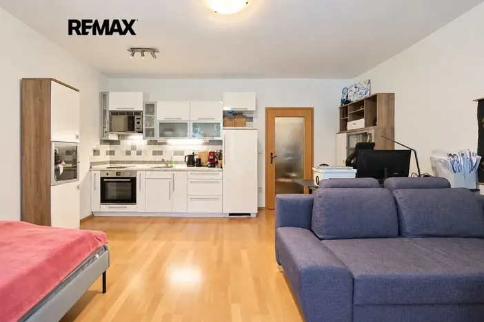 Prodej bytu 1+kk, Praha - Strašnice, Názovská, 35 m2