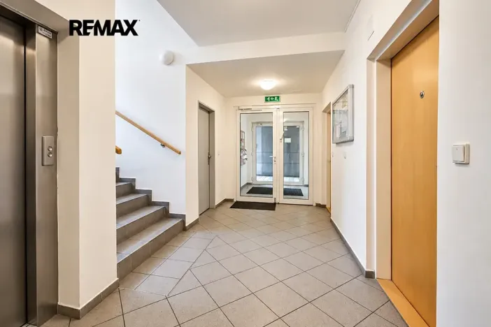 Prodej bytu 1+kk, Praha - Strašnice, Názovská, 35 m2