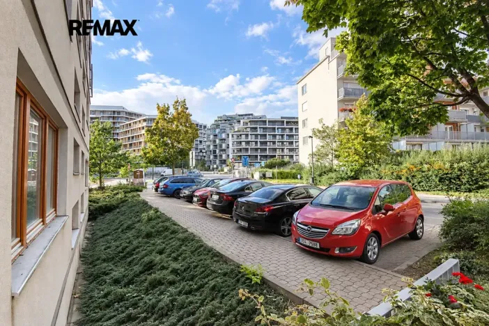 Prodej bytu 1+kk, Praha - Strašnice, Názovská, 35 m2
