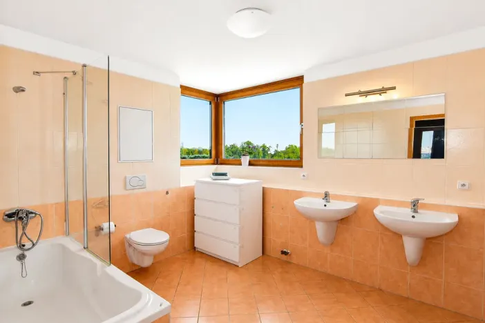 Prodej bytu 4+kk, Praha - Uhříněves, Nové náměstí, 156 m2