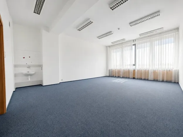Pronájem kanceláře, Brno, Šujanovo náměstí, 95 m2
