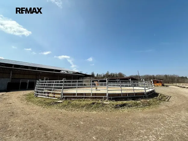 Prodej zemědělského objektu, Spálené Poříčí, 164000 m2