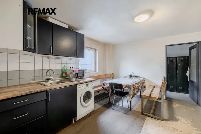 Prodej výrobních prostor, Neuměř, 405 m2