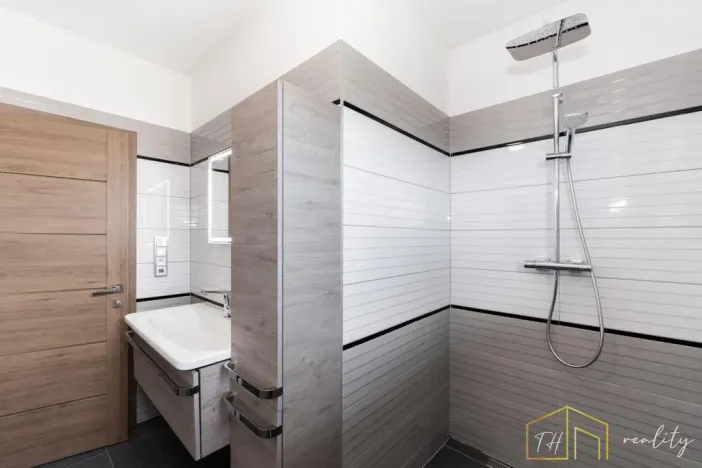 Prodej rodinného domu, Dubí - Mstišov, Mstišovská, 154 m2