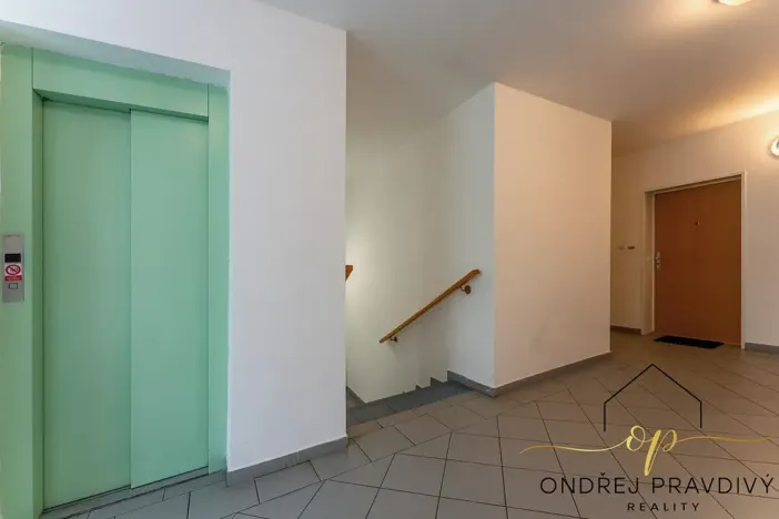 Prodej bytu 2+kk, Praha - Prosek, Mimoňská, 60 m2
